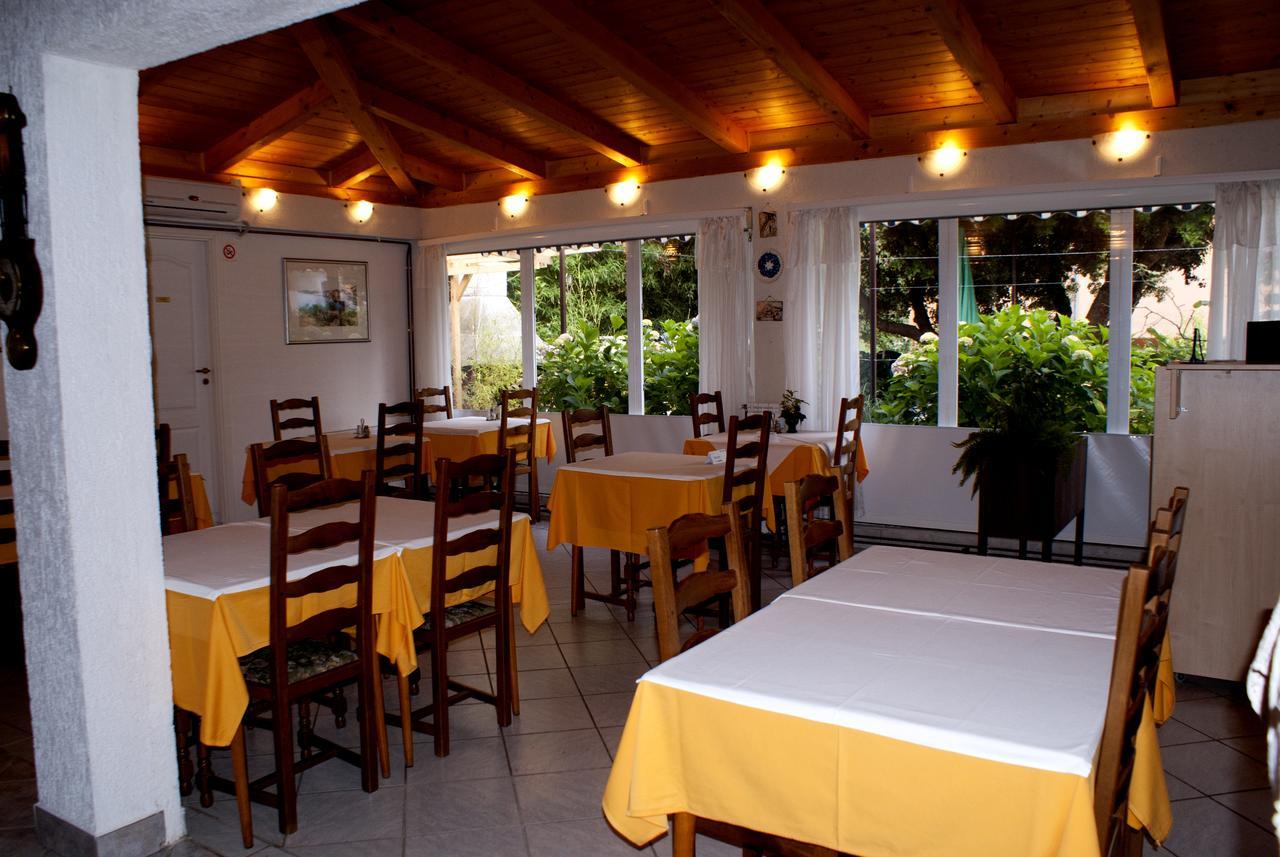 Hotel Pansion Ana Mali Lošinj Exterior foto